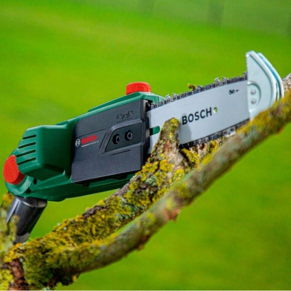 Акумуляторний телескопічний висоторіз Bosch UniversalChainPole 18 без акб і з/п (06008B3101)